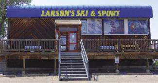 Larson's exterior