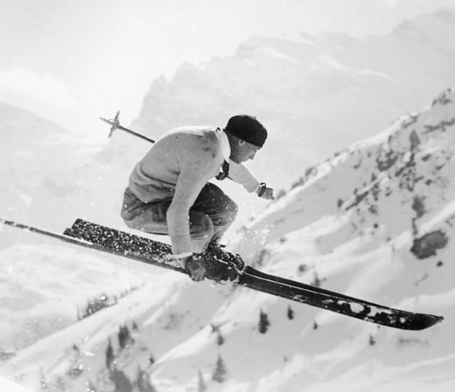 Current Issue | Skiing History